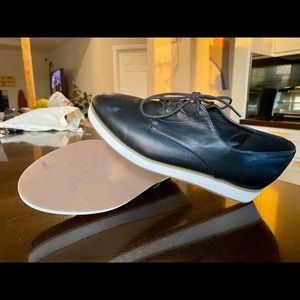 Matt & Nat Vegan Shoes / Never worn - Size 9